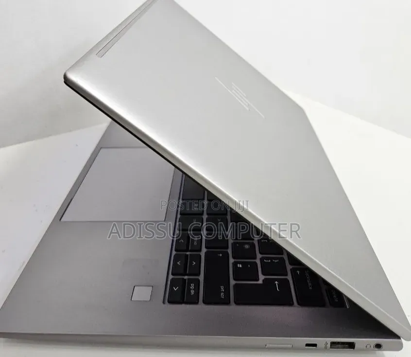 New Laptop HP ZBook Firefly 14 G10 16GB Intel Core i5 SSD 512GB