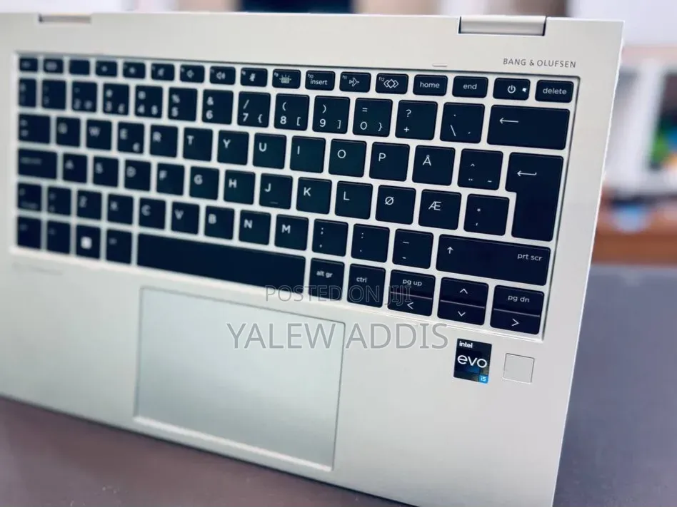 New Laptop HP EliteBook x360 1030 G8 16GB Intel Core i5 SSD 512GB