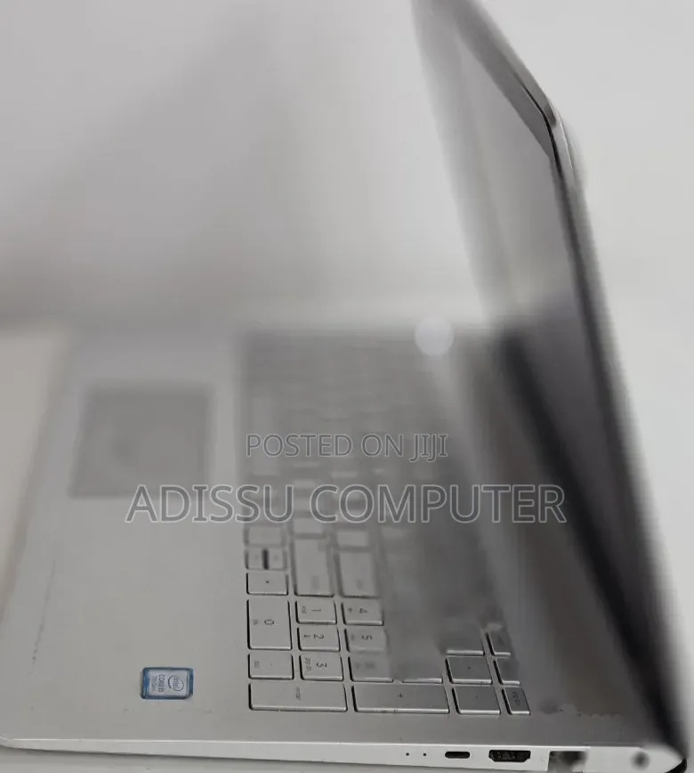 New Laptop HP Pavilion 15 8GB Intel Core i5 SSD 1T