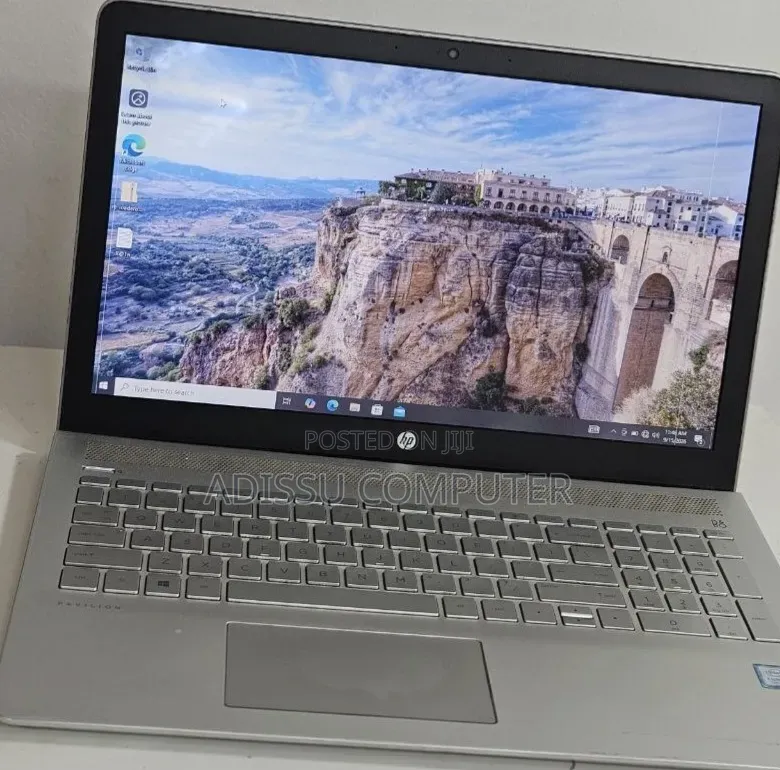 New Laptop HP Pavilion 15 8GB Intel Core i5 SSD 1T