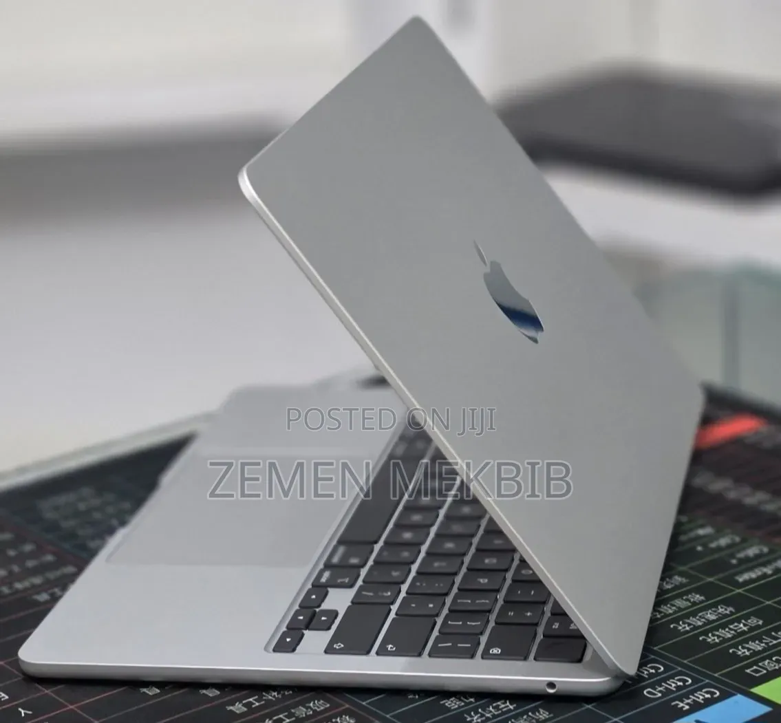New Laptop Apple MacBook Air 2026 M5 16GB Apple M5 SSD 512GB
