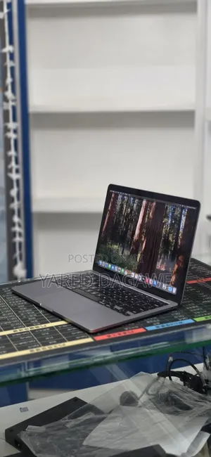 New Laptop Apple MacBook Pro 2020 M1 16GB Apple M1 SSD 256GB