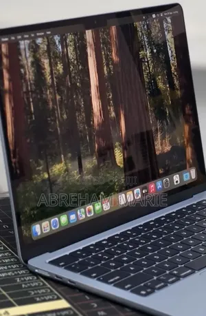 New Laptop Apple MacBook Air 2025 M4 16GB Apple M4 SSD 512GB