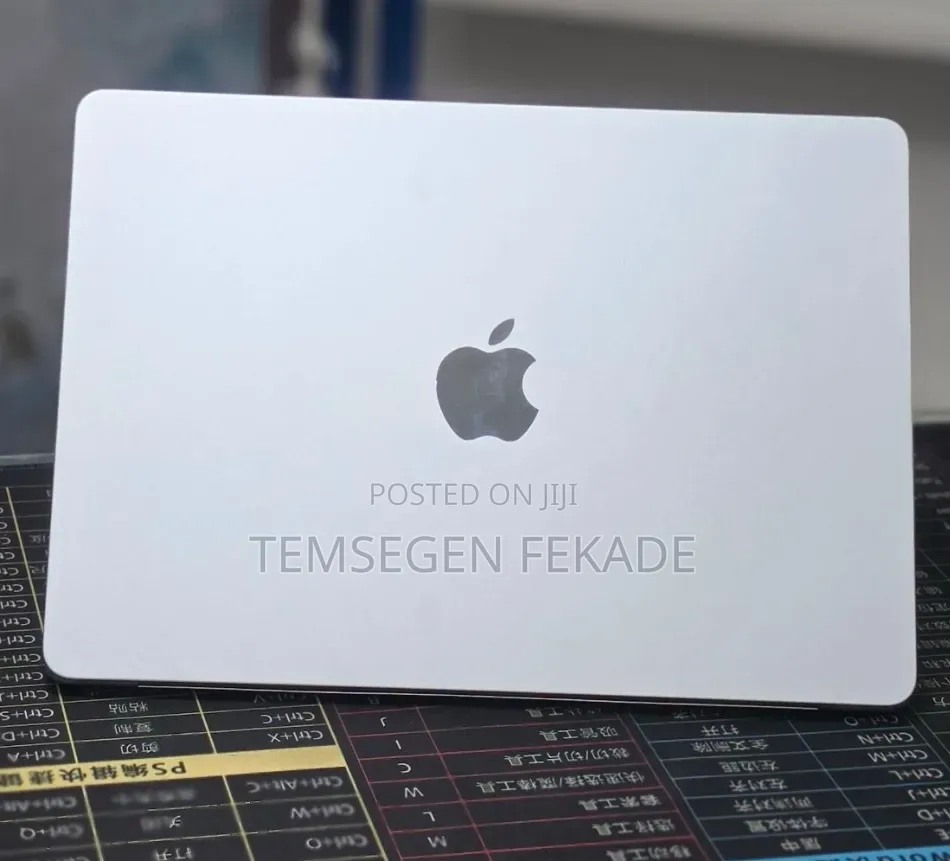 New Laptop Apple MacBook Air 2025 M4 16GB Apple M4 SSD 512GB