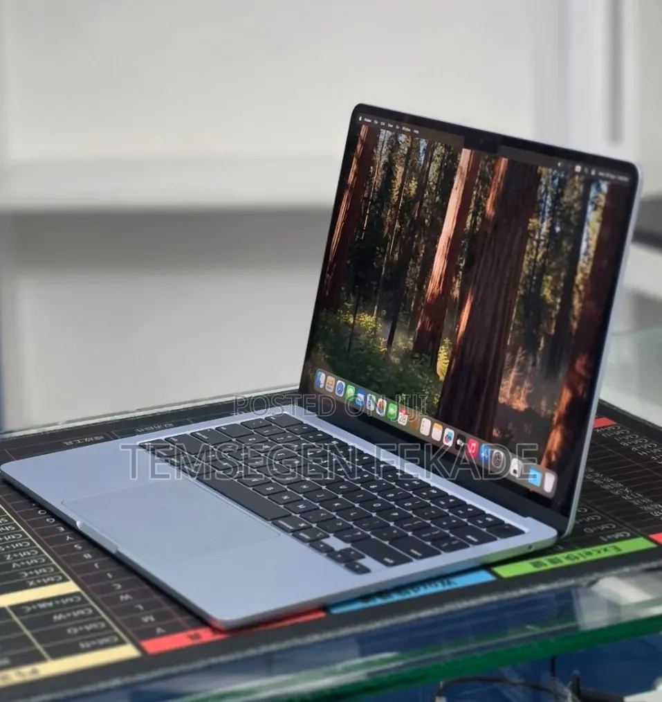 New Laptop Apple MacBook Air 2025 M4 16GB Apple M4 SSD 512GB