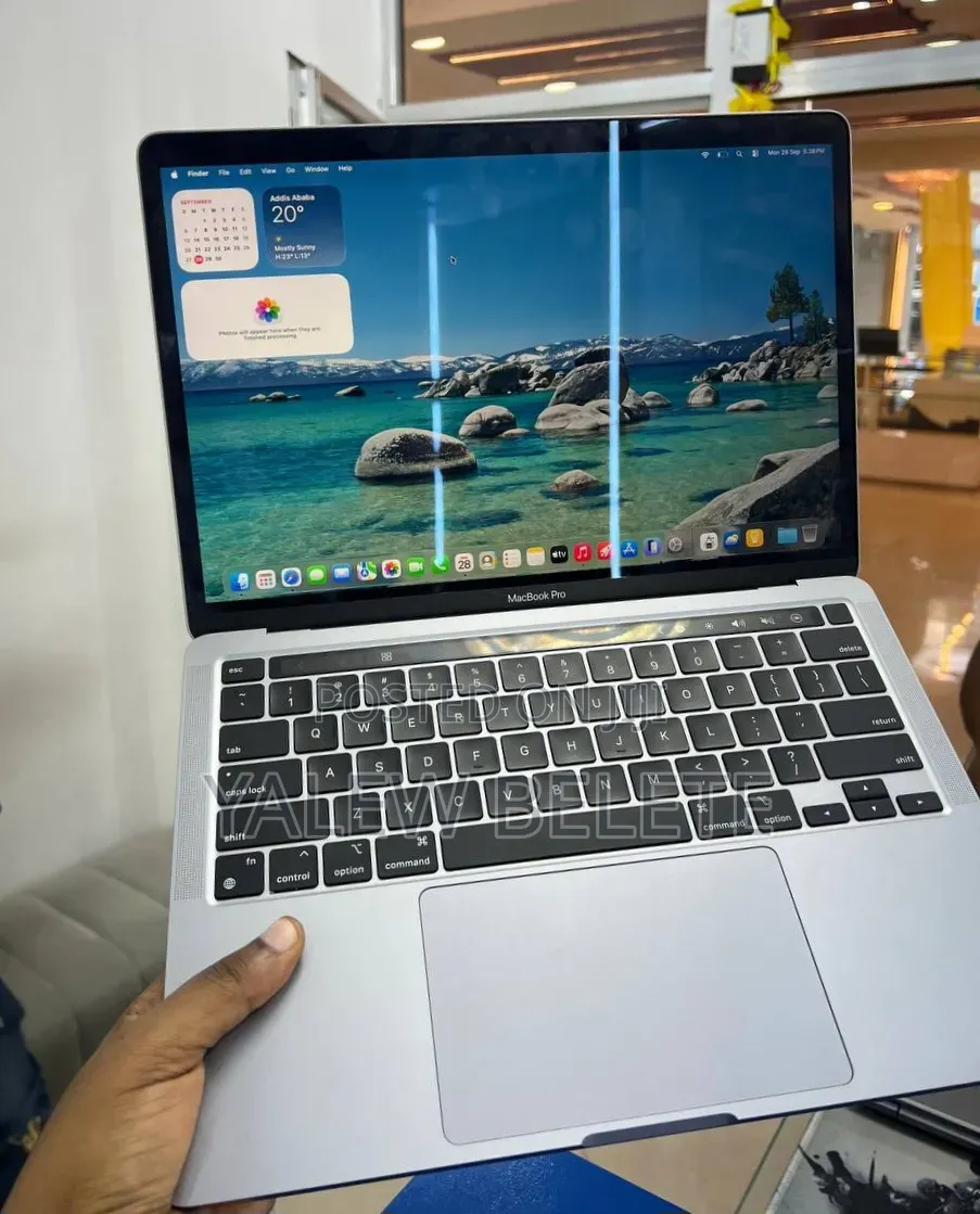 New Laptop Apple MacBook Pro 2020 M1 8GB Apple M1 Pro SSD 256GB
