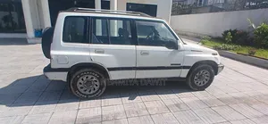 Suzuki Vitara 1995 White