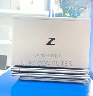 New Laptop HP ZBook Firefly G8 16GB Intel Core i7 SSD 512GB