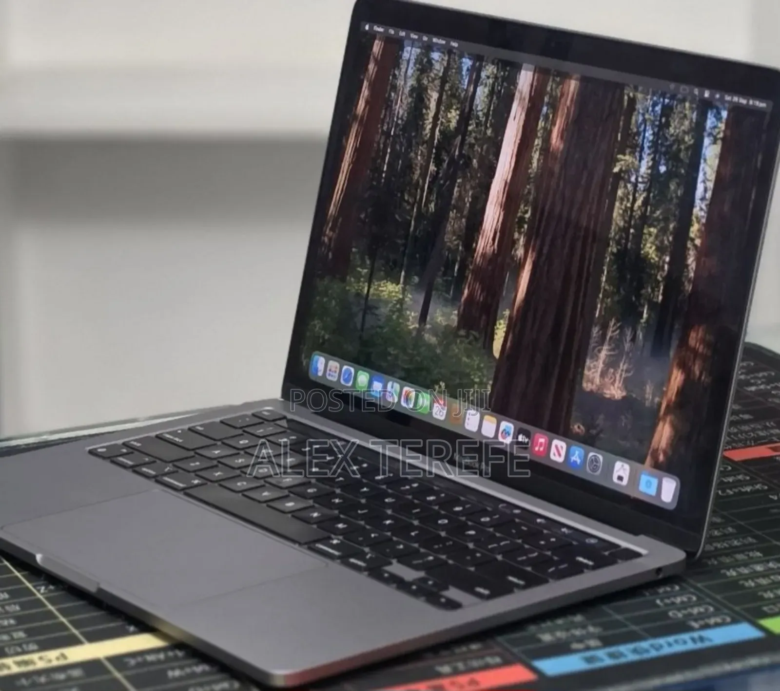 New Laptop Apple MacBook Pro 2020 M1 16GB Apple M1 SSD 256GB