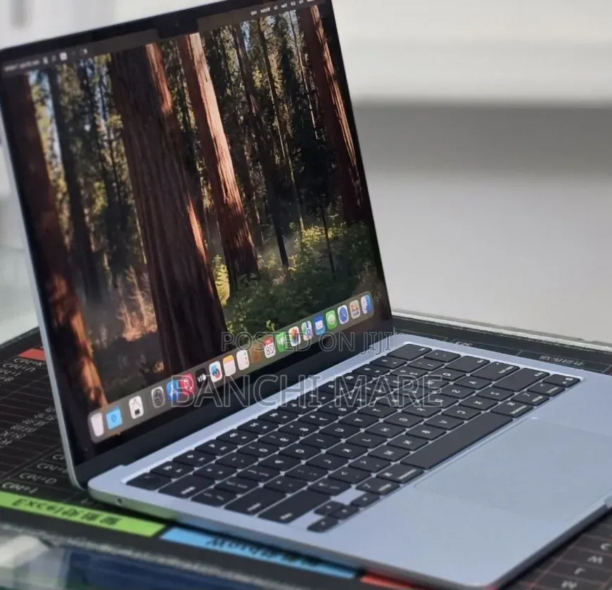 New Laptop Apple MacBook Air 2025 M4 16GB Apple M4 SSD 512GB