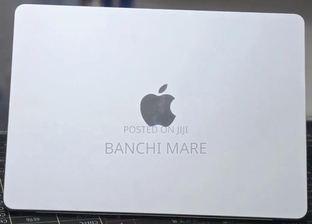 New Laptop Apple MacBook Air 2025 M4 16GB Apple M4 SSD 512GB