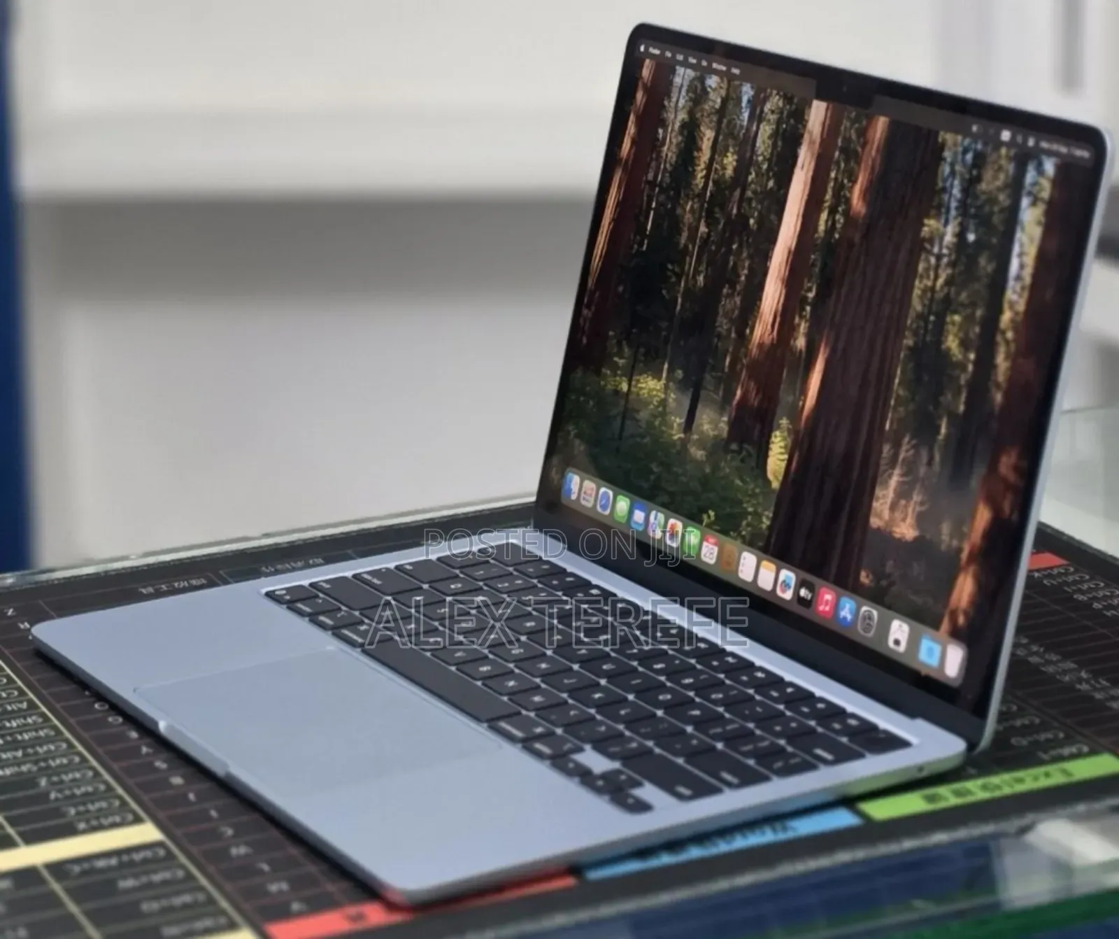 New Laptop Apple MacBook Air 2025 M4 16GB Apple M4 SSD 512GB