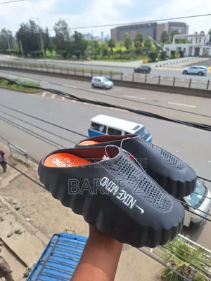 Nike Mind Shoes