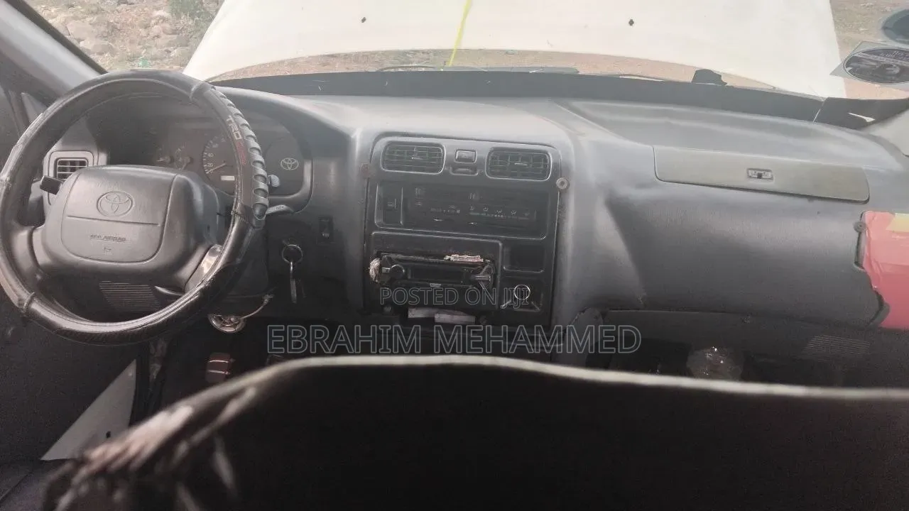 Toyota Toyoace 2004 White