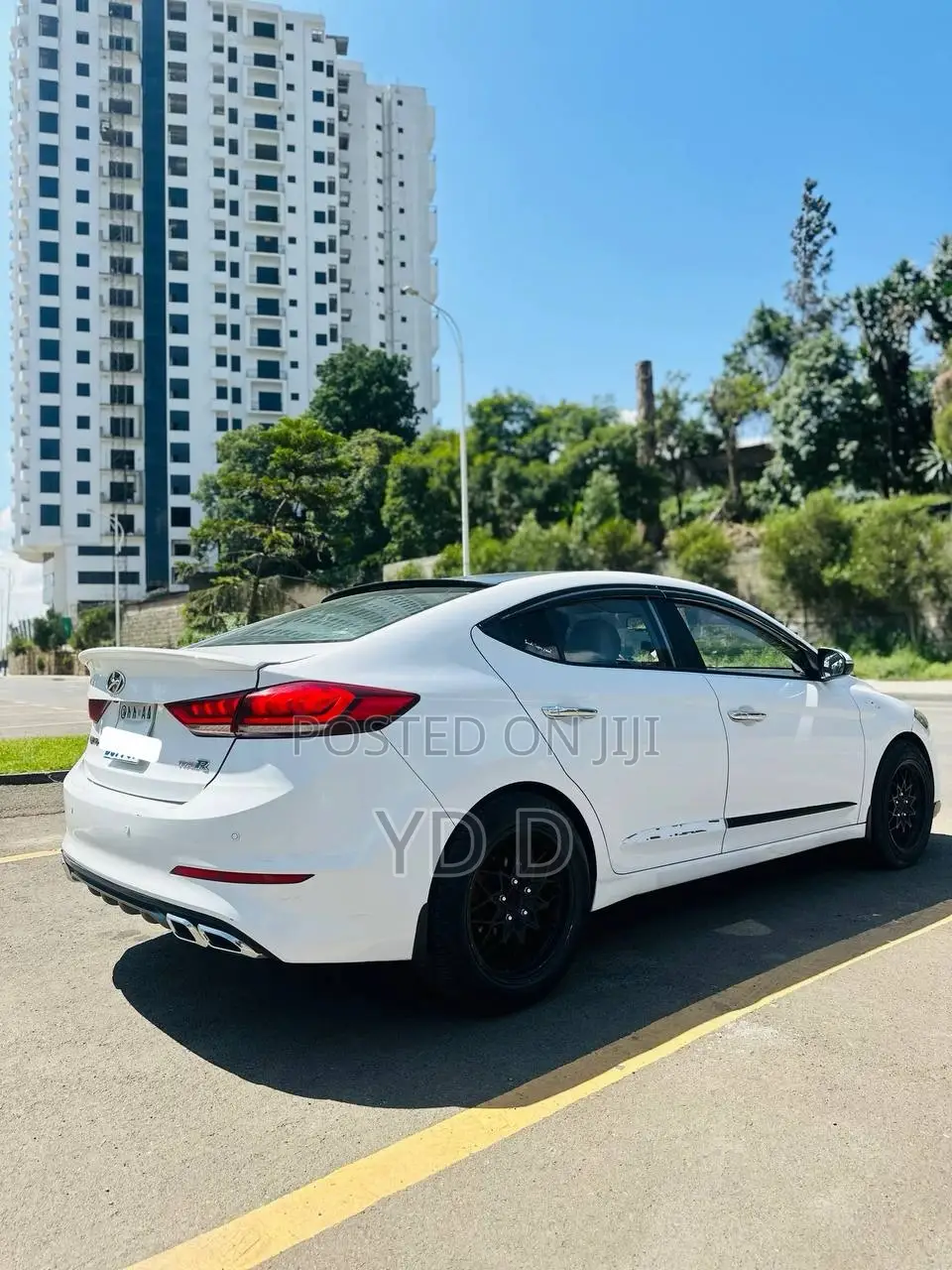 Hyundai Elantra Sport Sedan FWD (1.6L 4cyl 6M) 2017 White