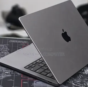 New Laptop Apple MacBook Pro 2023 M3 Pro 8GB Apple M3 Pro SSD 512GB
