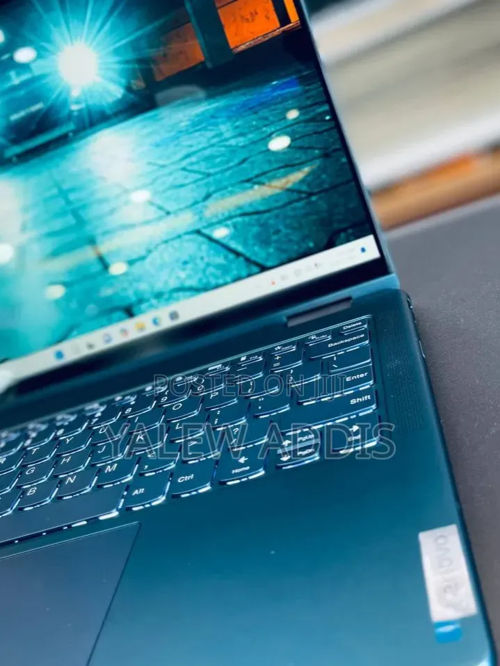 New Laptop Lenovo Yoga 9i 16GB Intel Core Ultra 7 SSD 512GB