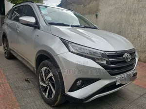 Toyota Rush 2023 Silver