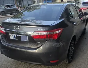Toyota Corolla L 4-Speed Automatic 2013 Gray