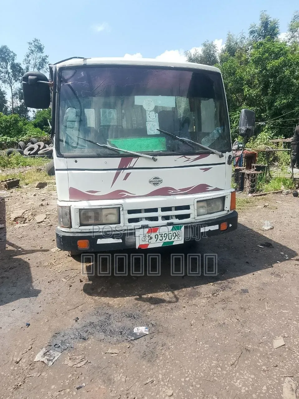 Bus 1996 White