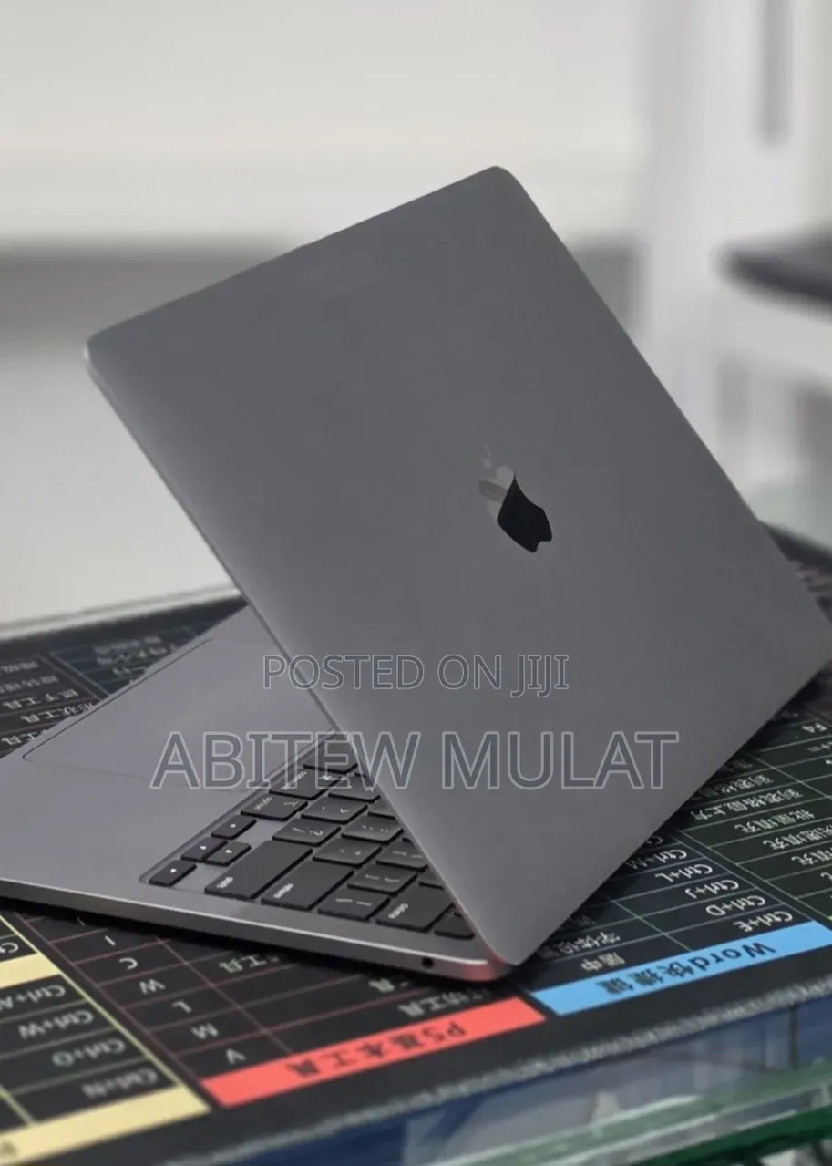New Laptop Apple MacBook Pro 2020 M1 16GB Apple M1 SSD 256GB