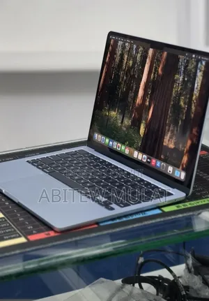 New Laptop Apple MacBook Air 2025 M4 16GB Apple M4 SSD 512GB