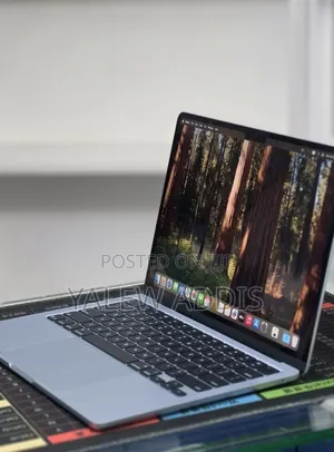 New Laptop Apple MacBook Air 2025 M4 16GB Apple M4 SSD 512GB