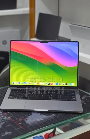 New Laptop Apple MacBook Pro 2023 M3 8GB Apple M3 Pro SSD 512GB