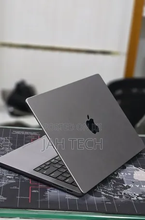 New Laptop Apple MacBook Pro 2023 M3 8GB Apple M3 Pro SSD 512GB