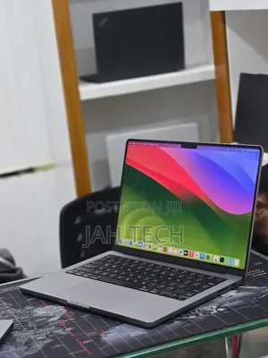 New Laptop Apple MacBook Pro 2023 M3 8GB Apple M3 Pro SSD 512GB