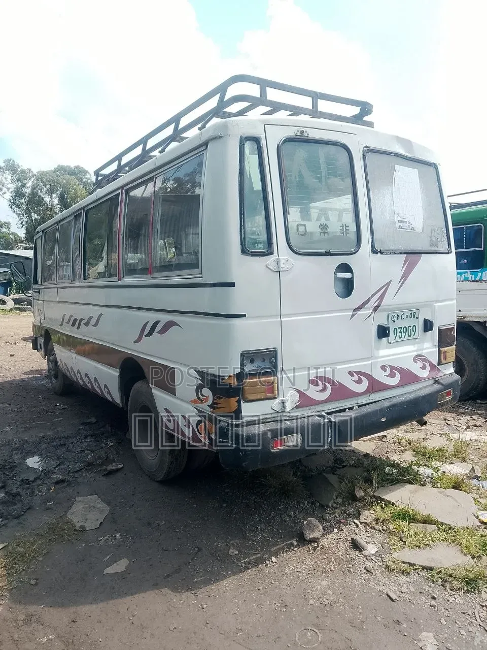 Bus 1996 White