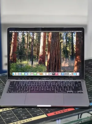 New Laptop Apple MacBook Pro 2020 M1 16GB Apple M1 SSD 256GB