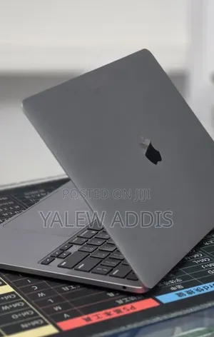 New Laptop Apple MacBook Pro 2020 M1 16GB Apple M1 SSD 256GB
