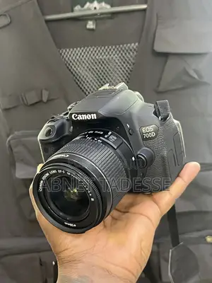 Canon 700D