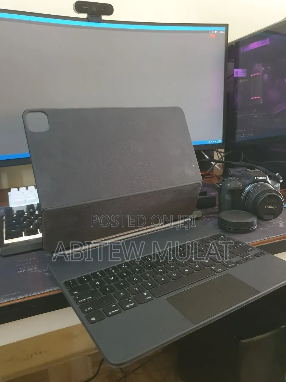 Apple 
iPad Keyboard