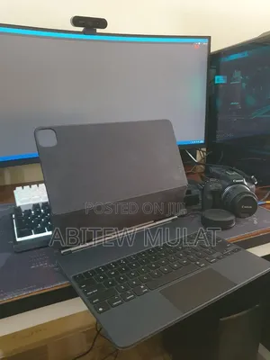 Apple 
iPad Keyboard