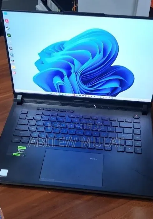New Laptop Asus ROG Strix G18 32GB Intel Core i9 SSD 1T