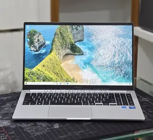 New Laptop Samsung Galaxy Book4 16GB Intel Core 7 SSD 16 GB