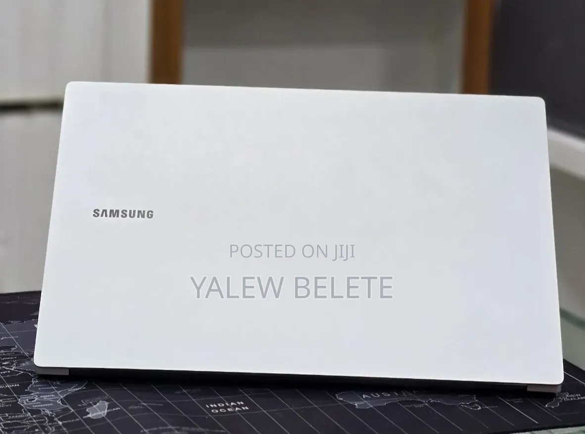 New Laptop Samsung Galaxy Book4 16GB Intel Core 7 SSD 16 GB