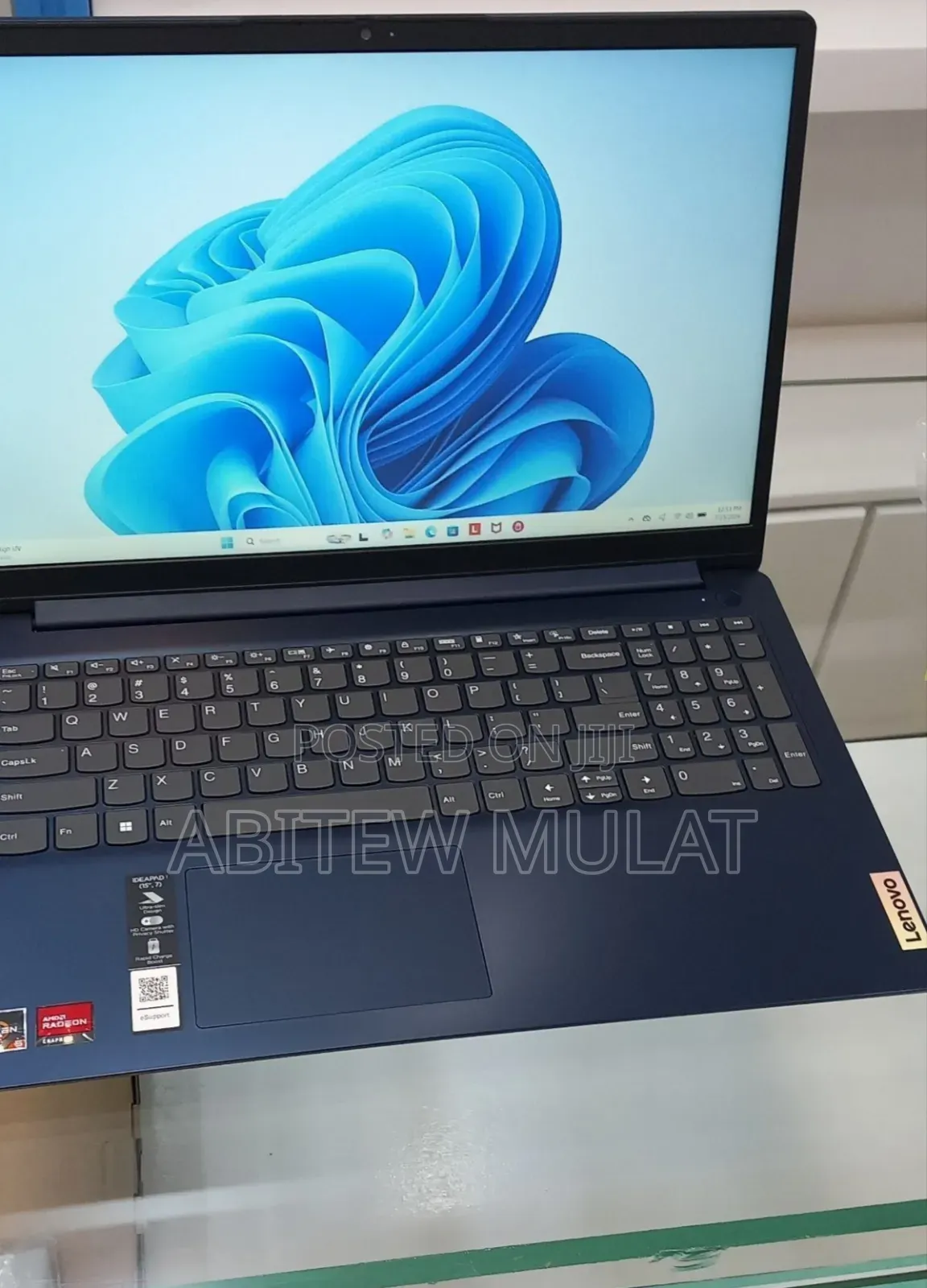 New Laptop Lenovo IdeaPad 1 8GB AMD Ryzen 5 SSD 256GB