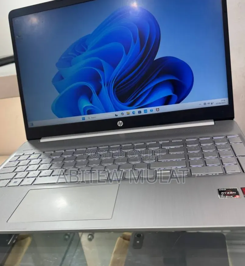 New Laptop HP Stream Notebook 8GB AMD Ryzen 5 SSD 512GB