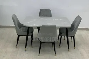 4 Seater Dining Table Built to Last. የምግብ ጠረጴዛ