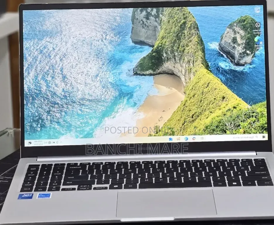 New Laptop Samsung Galaxy Book4 16GB Intel Core 7 SSD 512GB