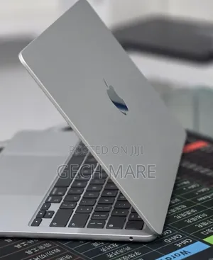 New Laptop Apple MacBook Pro 2025 M5 16GB Apple M5 SSD 512GB