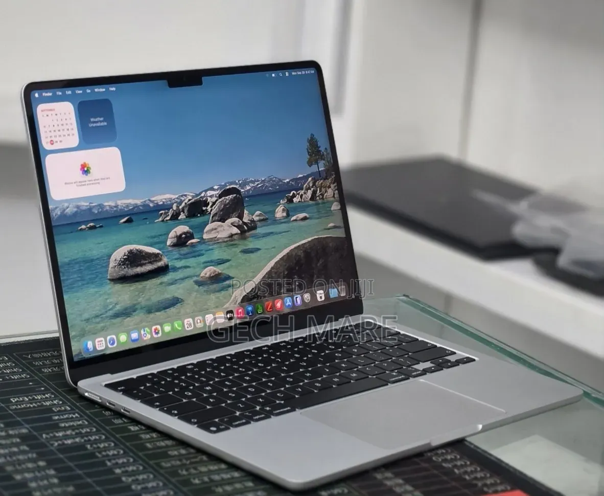 New Laptop Apple MacBook Pro 2025 M5 16GB Apple M5 SSD 512GB