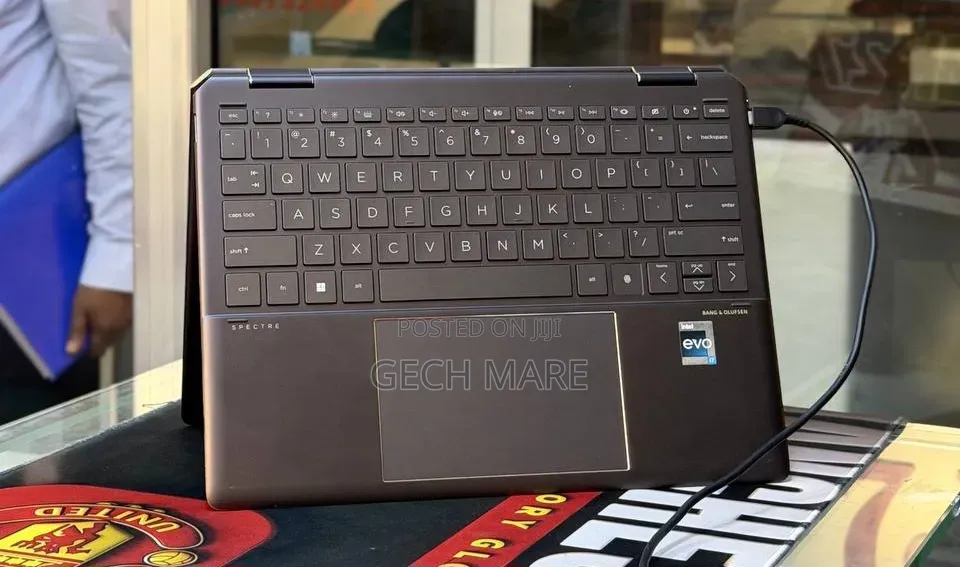 New Laptop HP Spectre 16GB Intel Core i7 SSD 1T