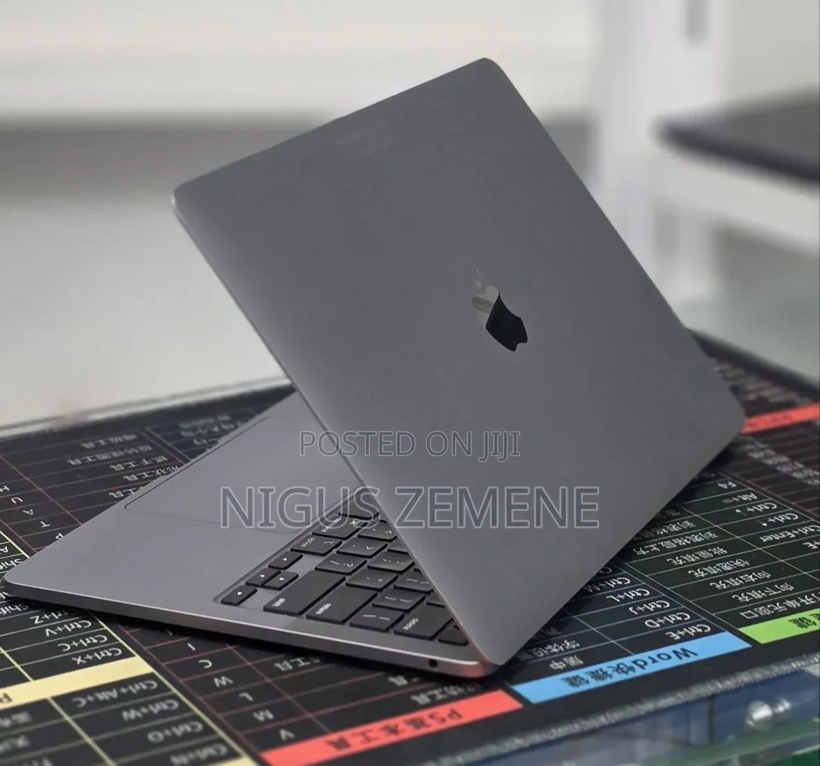 New Laptop Apple MacBook Pro 2020 M1 16GB Apple M1 SSD 256GB
