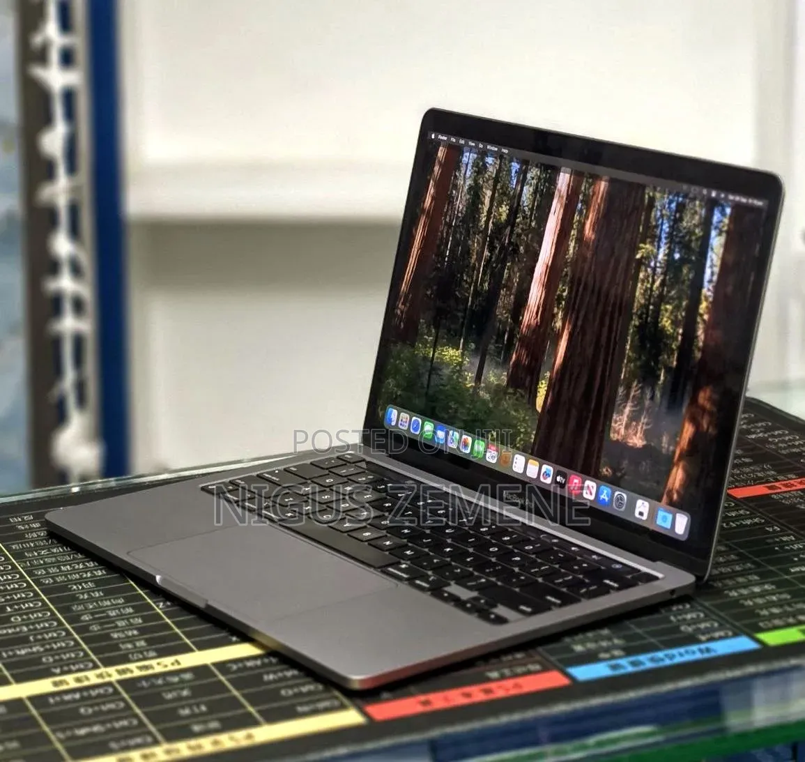 New Laptop Apple MacBook Pro 2020 M1 16GB Apple M1 SSD 256GB