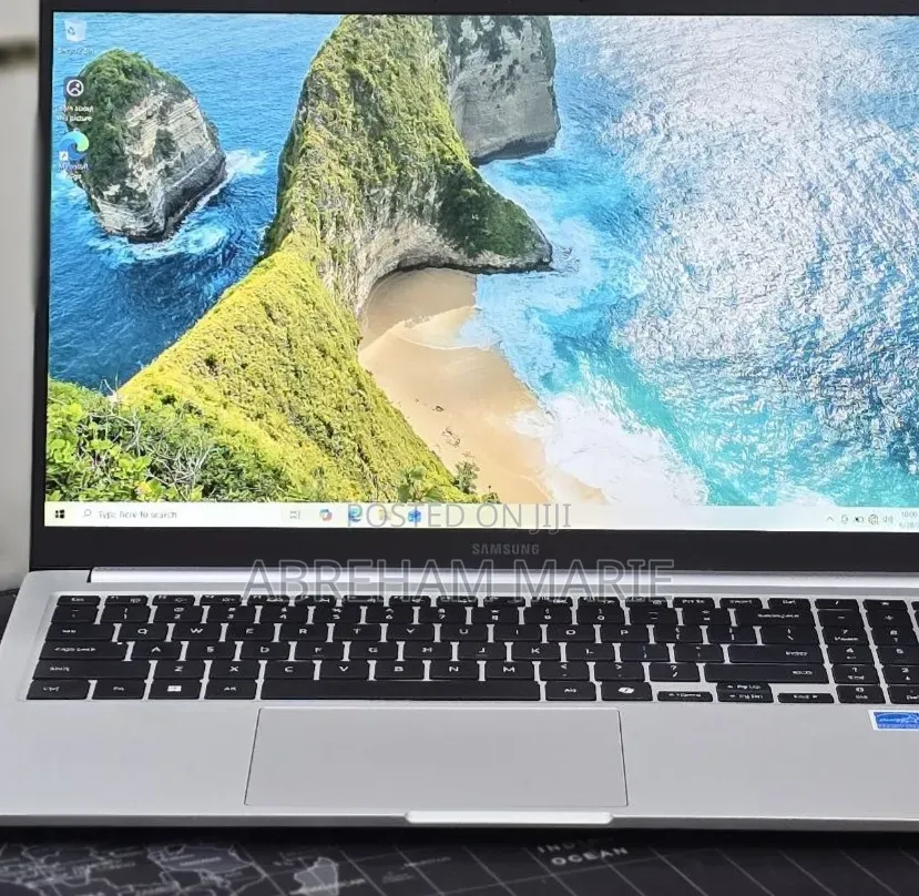 New Laptop Samsung Galaxy Book4 16GB Intel Core 7 SSD 512GB