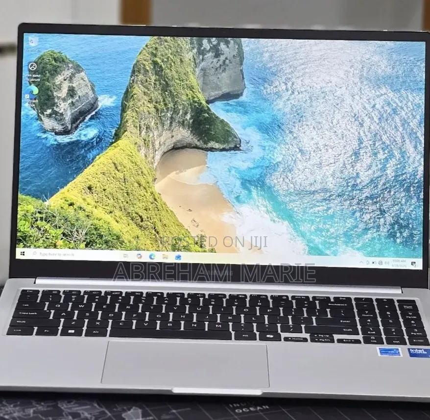 New Laptop Samsung Galaxy Book4 16GB Intel Core 7 SSD 512GB